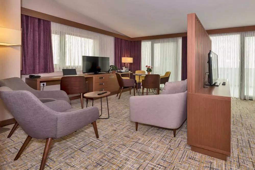 Land Park Hotel Istanbul Bagian luar foto